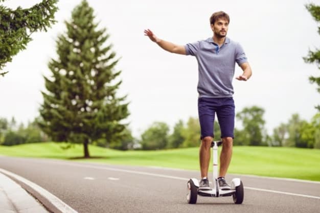 How Much Do Hoverboards Weigh? (It May Not Be as Heavy as You Think)
